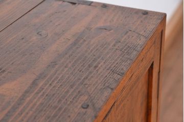 アンティーク家具　アンティーク　古い木の使い込まれたパタパタ付き下駄箱(収納棚)