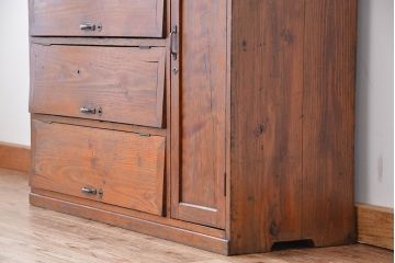 アンティーク家具　アンティーク　古い木の使い込まれたパタパタ付き下駄箱(収納棚)