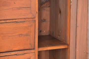 アンティーク家具　アンティーク　古い木の使い込まれたパタパタ付き下駄箱(収納棚)