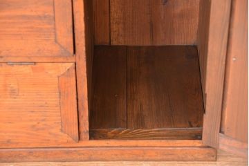 アンティーク家具　アンティーク　古い木の使い込まれたパタパタ付き下駄箱(収納棚)