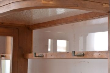 レトロ家具　昭和レトロ　特大!赤いタイルが目を引く古いタバコ屋ガラスケース(ショーケース)