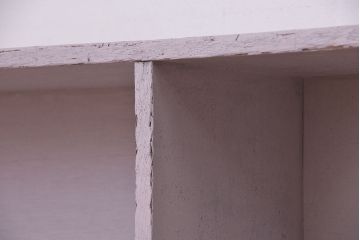 レトロ家具　アンティークペイント　レトロな丸脚飾り棚(陳列棚)