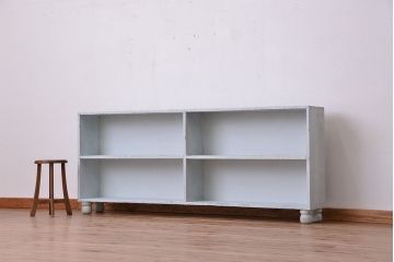 レトロ家具　アンティークペイント　レトロな丸脚飾り棚(陳列棚)(2)