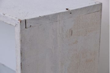 レトロ家具　アンティークペイント　レトロな丸脚飾り棚(陳列棚)(2)