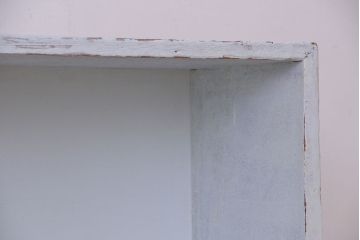 レトロ家具　アンティークペイント　レトロな丸脚飾り棚(陳列棚)(2)