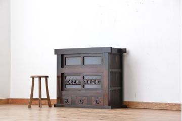 アンティーク家具　古民具・骨董　使い込まれた趣のある結霜ガラス三尺水屋箪笥(食器棚・収納棚)