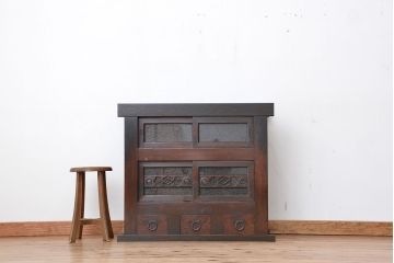 アンティーク家具　古民具・骨董　使い込まれた趣のある結霜ガラス三尺水屋箪笥(食器棚・収納棚)