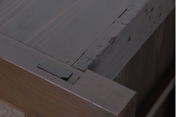 アンティーク家具　古民具・骨董　使い込まれた趣のある結霜ガラス三尺水屋箪笥(食器棚・収納棚)