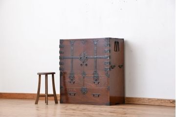 アンティーク家具　古民具・骨董　特別注文造り三方欅材杢目の美しい帳場箪笥(観音扉収納棚)