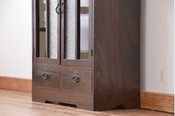 レトロ家具　昭和レトロ　古い木の取っ手のかわいいダイヤガラス入り本箱(ブックケース、ガラス収納棚)