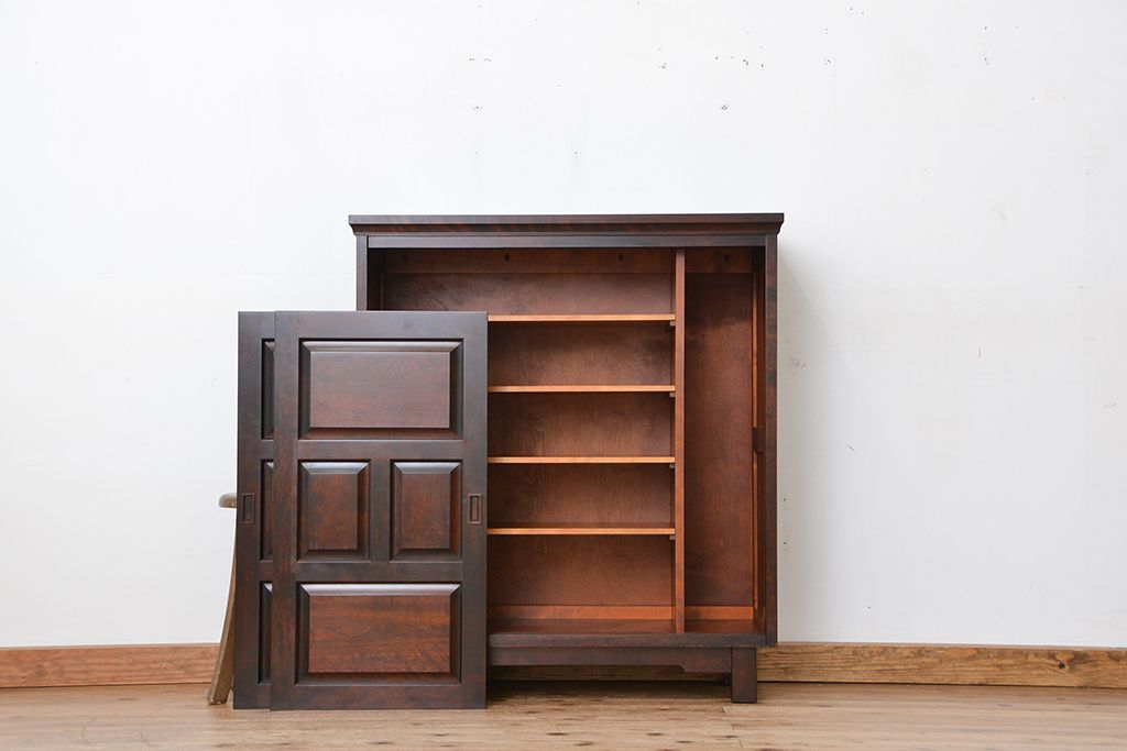 中古　北海道民芸家具　特注品　樺材　脚付き下駄箱(収納棚)(定価約20万)