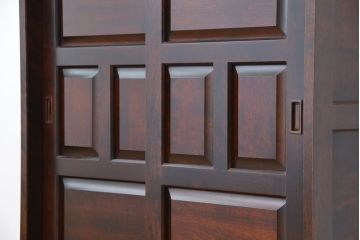 中古　北海道民芸家具　特注品　樺材　脚付き下駄箱(収納棚)(定価約20万)