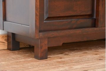 中古　北海道民芸家具　特注品　樺材　脚付き下駄箱(収納棚)(定価約20万)