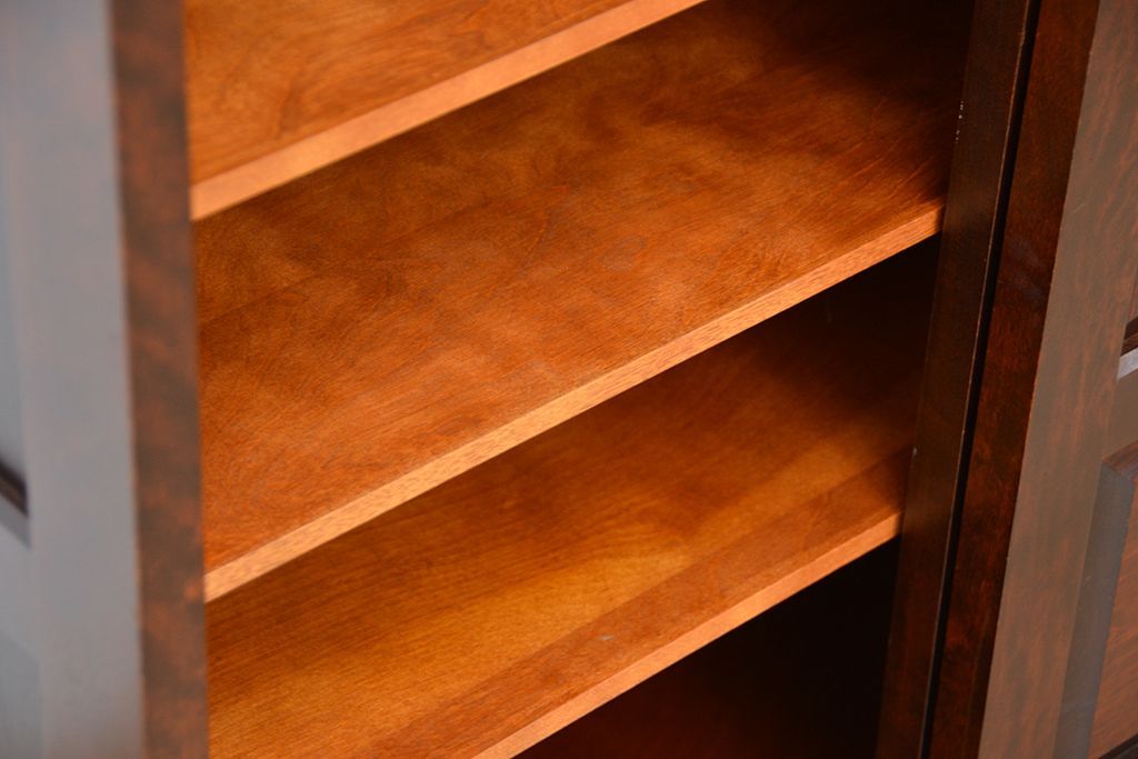 中古　北海道民芸家具　特注品　樺材　脚付き下駄箱(収納棚)(定価約20万)