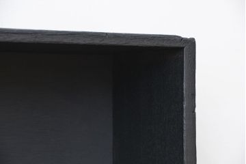 アンティーク家具　アンティーク　艶消しブラックペイント飾り棚・陳列棚