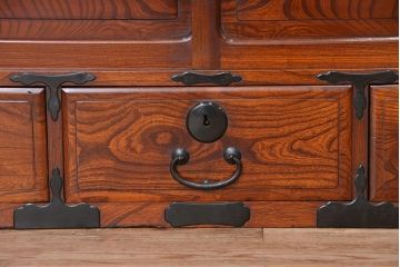 アンティーク家具　古民具・骨董　前面欅材　上質な引き出し付き時代箪笥ローボード(収納棚)