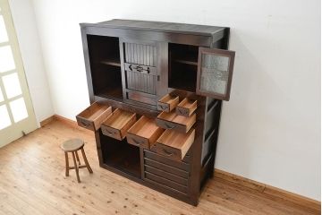 アンティーク家具　古民具・骨董　一本物　明治時代　使い込まれた四尺水屋箪笥(食器棚・収納棚)