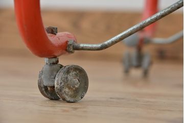 レトロ家具　★昭和レトロ　かわいいアイアンワゴン(アイアンラック)