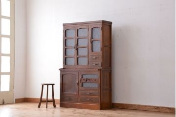 アンティーク家具　アンティーク　素敵なデザインの二段重ね　ナラ材の食器棚(収納棚)