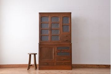 アンティーク家具　アンティーク　素敵なデザインの二段重ね　ナラ材の食器棚(収納棚)