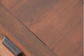 アンティーク家具　アンティーク　古い木製の三杯引き出しローチェスト(ローボード・置床)