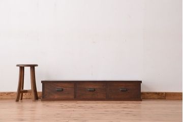 アンティーク家具　アンティーク　三杯引き出しローチェスト(1)(ローボード・置床)