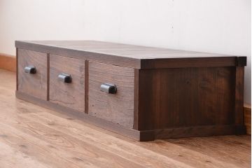 アンティーク家具　アンティーク　三杯引き出しローチェスト(1)(ローボード・置床)