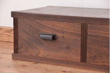 アンティーク家具　アンティーク　三杯引き出しローチェスト(1)(ローボード・置床)