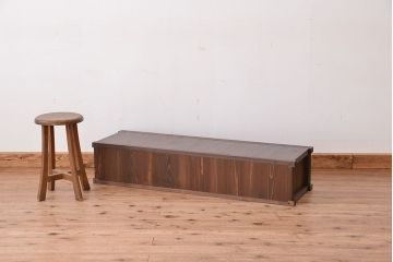 アンティーク家具　アンティーク　三杯引き出しローチェスト(1)(ローボード・置床)