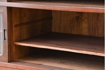 アンティーク家具　古い桐材の鉄脚付きモールガラス　ローボード?(テレビボード/収納棚)
