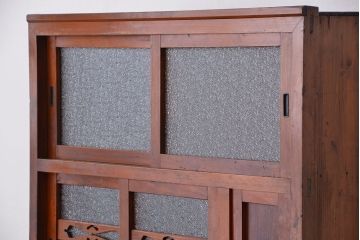 レトロ家具　昭和レトロ けんどん付き 味のある幅の狭い食器棚(水屋箪笥・収納棚)