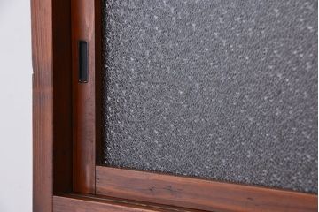 レトロ家具　昭和レトロ けんどん付き 味のある幅の狭い食器棚(水屋箪笥・収納棚)