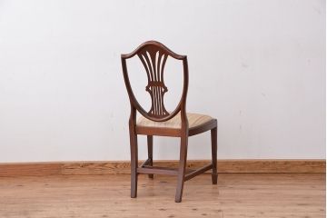 ヴィンテージ家具　イギリスビンテージ　古いチーク材の気品のあるダイニングチェア(椅子、イス)