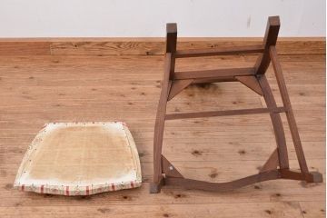 ヴィンテージ家具　イギリスビンテージ　古いチーク材の気品のあるダイニングチェア(椅子、イス)