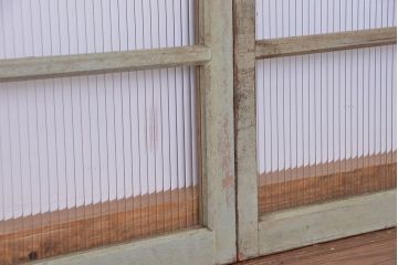アンティーク　ペイントの剥げた小さなモールガラス引き戸　2枚セット(ガラス窓)