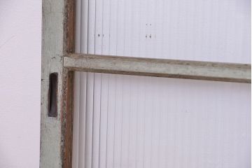 アンティーク　ペイントの剥げた小さなモールガラス引き戸　2枚セット(ガラス窓)