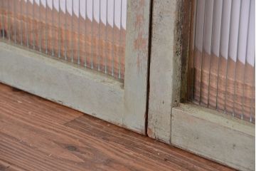 アンティーク　ペイントの剥げた小さなモールガラス引き戸　2枚セット(ガラス窓)