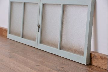 アンティーク ペンキの剥げた小振りなダイヤガラス戸 2枚セット(1)(窓・引き戸)