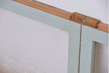 アンティーク ペンキの剥げた小振りなダイヤガラス戸 2枚セット?(窓・引き戸)