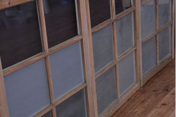アンティーク　すりガラス入り!シャビーなペイント引き戸4枚セット(格子ガラス窓)(2)