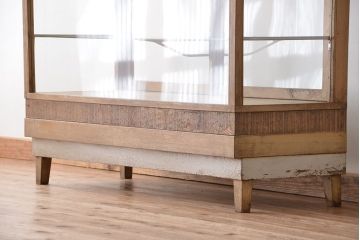 レトロ家具　アンティーク　古い木味の引き出し付きレトロガラスショーケース(収納棚、陳列棚、ガラスケース)