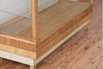 レトロ家具　アンティーク　古い木味の引き出し付きレトロガラスショーケース(収納棚、陳列棚、ガラスケース)