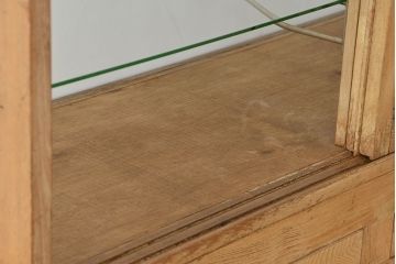 レトロ家具　アンティーク　古い木味の引き出し付きレトロガラスショーケース(収納棚、陳列棚、ガラスケース)