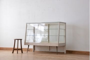 アンティーク家具　アンティーク　古い洋菓子店の台形ペイントガラスケース(1)(ショーケース、飾り棚、陳列棚)