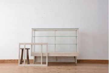 アンティーク家具　アンティーク　古い洋菓子店の台形ペイントガラスケース(1)(ショーケース、飾り棚、陳列棚)
