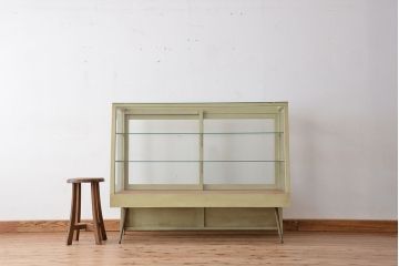 アンティーク家具　アンティーク　古い洋菓子店の台形ペイントガラスケース(2)(ショーケース、飾り棚、陳列棚)