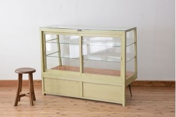 アンティーク家具　アンティーク　古い洋菓子店の台形ペイントガラスケース(2)(ショーケース、飾り棚、陳列棚)