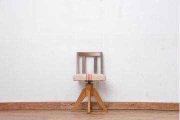 レトロ家具　アンティーク 古い木のレトロな回転チェア(椅子/イス)
