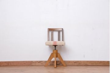 レトロ家具　アンティーク 古い木のレトロな回転チェア(椅子/イス)