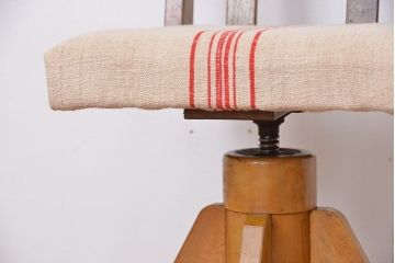 レトロ家具　アンティーク 古い木のレトロな回転チェア(椅子/イス)